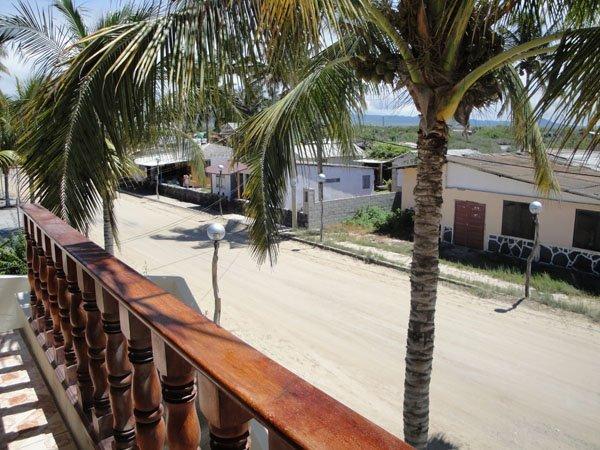 Casa Los Delfines Hotel Puerto Villamil Exterior photo